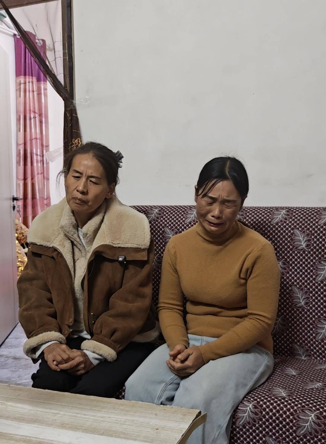 河南醉驾追尾致3死案今日开庭<strong></p>
<p>引力币</strong>,死者家属:曾躺在孩子身亡地痛哭