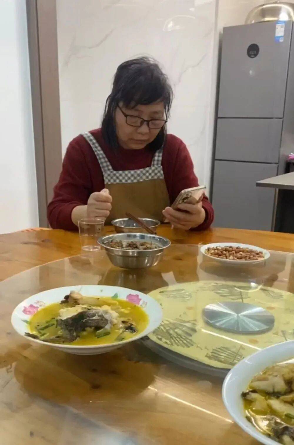 “看到妈妈46个未接来电<strong></p>
<p>cbb炒币吧</strong>,心像被重锤击中”