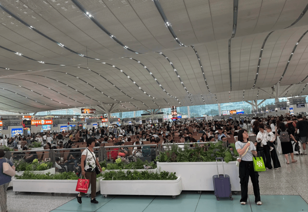 “不亚于春节回家”!凌晨5点<strong></p>
<p>永旺币</strong>,深圳有人已经堵在路上……