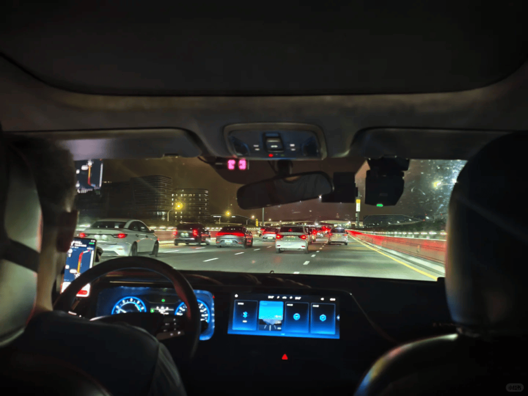 “不亚于春节回家”!凌晨5点<strong></p>
<p>永旺币</strong>,深圳有人已经堵在路上……