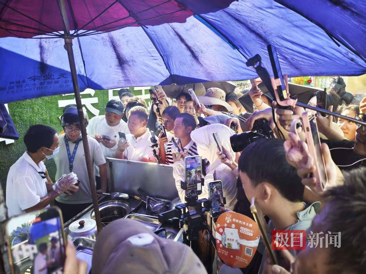 对话鸡排哥李俊永:爆火后每天一二十个镜头对着我<strong></p>
<p>永旺币</strong>,未来不考虑直播带货,更愿意和顾客待在一起