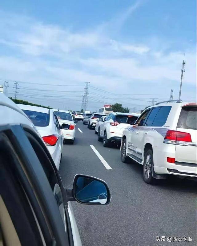 “聪明的人已经提前出发了”<strong></p>
<p>永旺币</strong>,结果高速上全是聪明人!