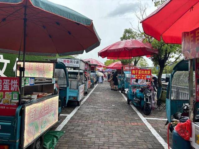 被流量砸中的“鸡排哥”:炸到中暑<strong></p>
<p>永旺币</strong>,每天睡三四个小时,怕辜负顾客不舍得休息