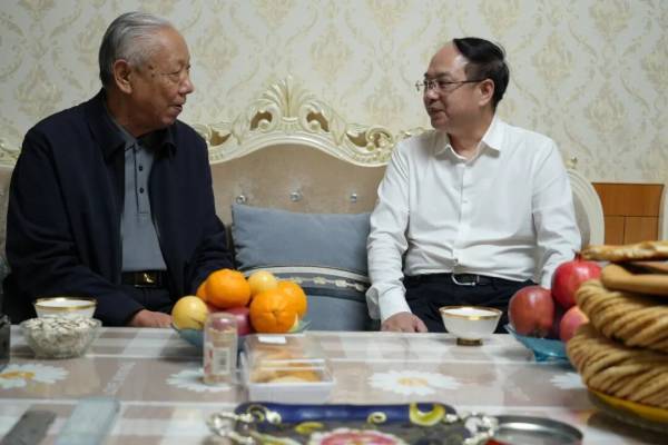 重庆市潼南区委书记文天平调任吐鲁番<strong></p>
<p>永旺币</strong>,多人跨省联动调整