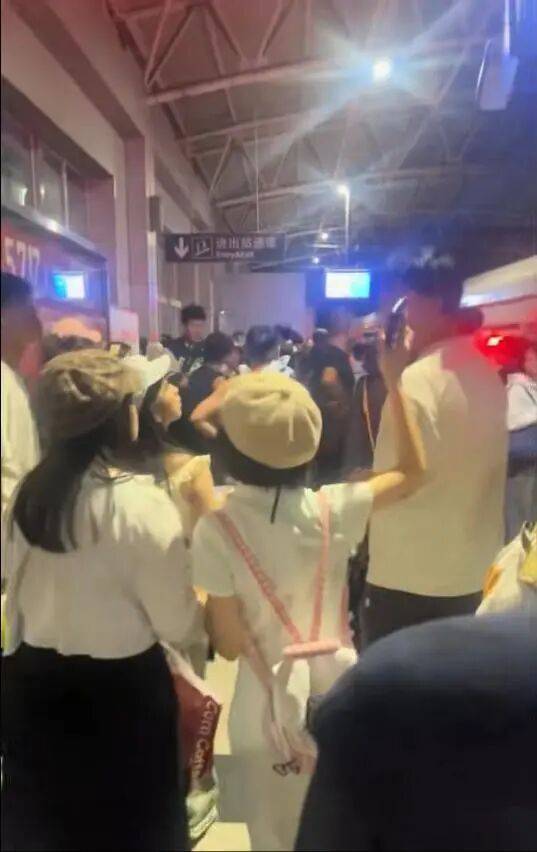 大连地铁发生故障停运一小时<strong></p>
<p>麦奇币行情</strong>，目击者称看到120和警车，工作人员否认列车和人相撞，故障原因在落实中