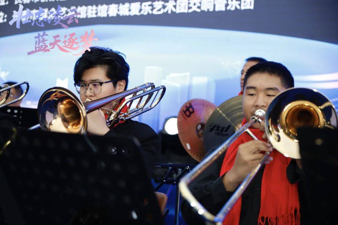 DNA彻底动了！全场跟唱<strong></p>
<p>gxs币交易</strong>，这氛围太顶了！