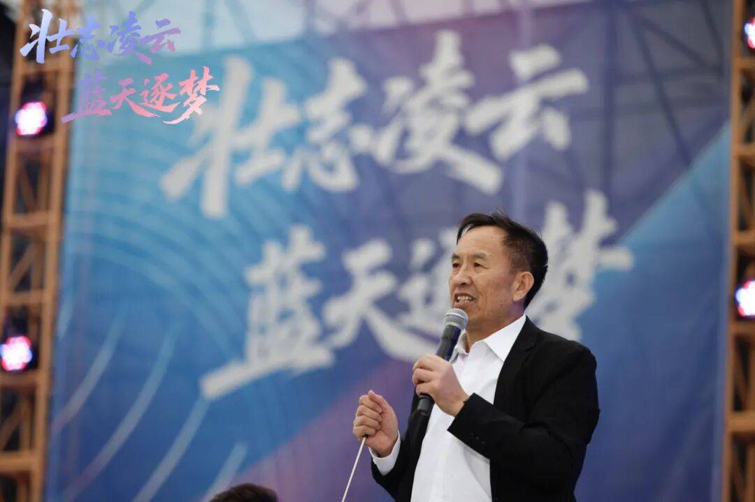 DNA彻底动了！全场跟唱<strong></p>
<p>gxs币交易</strong>，这氛围太顶了！