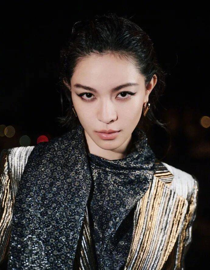 时装周上的女明星<strong></p>
<p>gxs币交易</strong>,秋冬氛围感一键封顶!