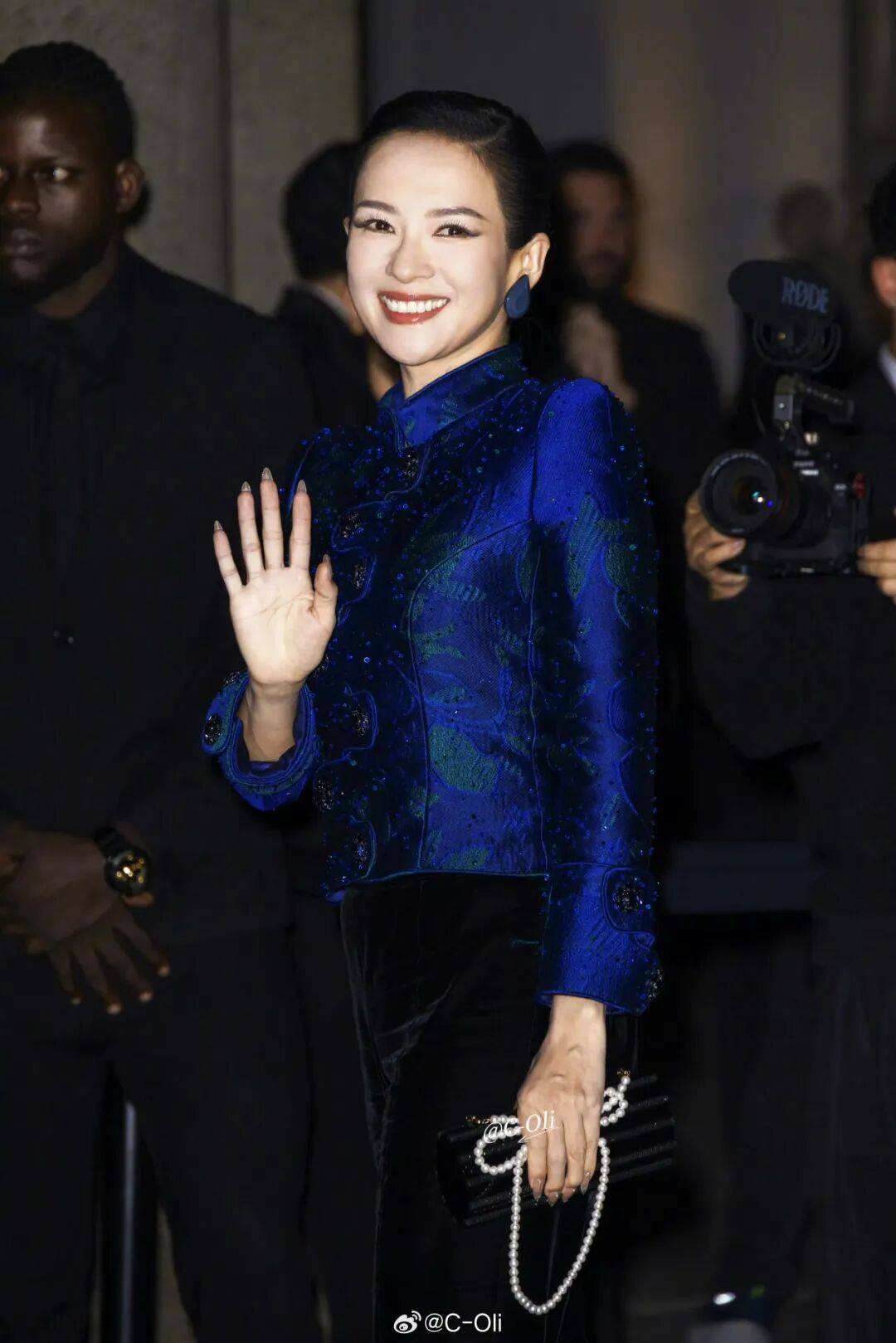 时装周上的女明星<strong></p>
<p>gxs币交易</strong>,秋冬氛围感一键封顶!