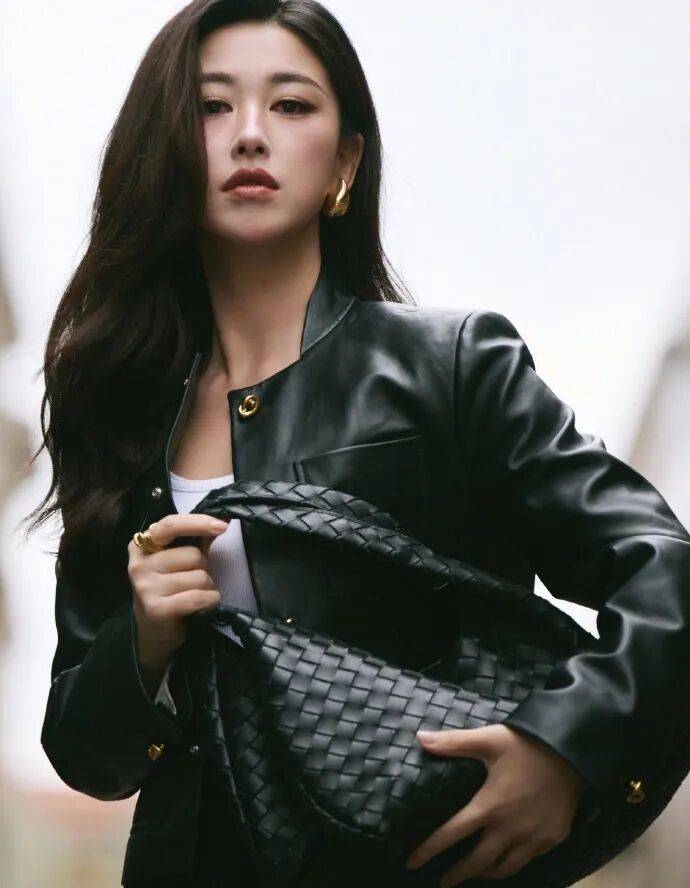 时装周上的女明星<strong></p>
<p>gxs币交易</strong>,秋冬氛围感一键封顶!