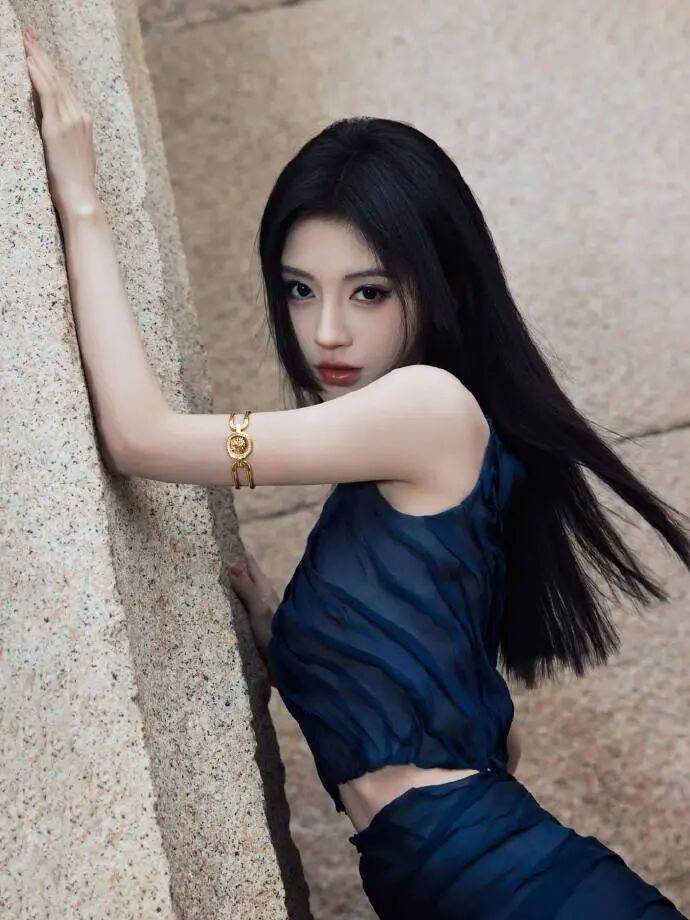 时装周上的女明星<strong></p>
<p>gxs币交易</strong>,秋冬氛围感一键封顶!