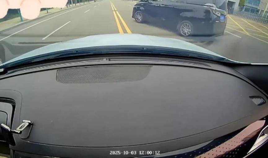 婚庆司机恶意别车后谎称自己是公安人员<strong></p>
<p>gxs币交易</strong>,涉嫌危险驾驶罪被采取刑事强制措施,律师:或被判处拘役并罚款