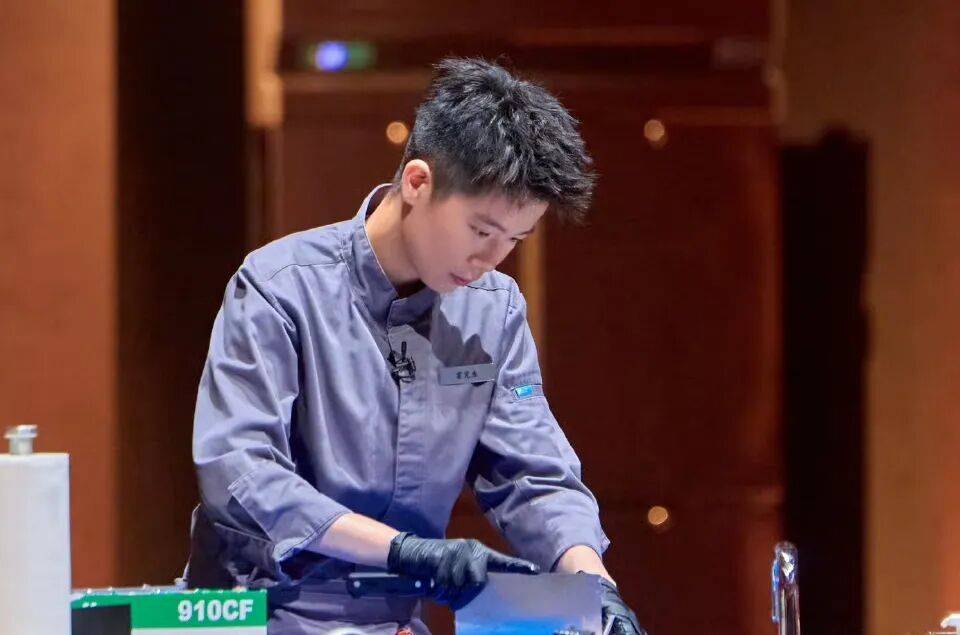 精致餐饮<strong></p>
<p>gxs币交易</strong>,以饭封神 | 商业头条No.94