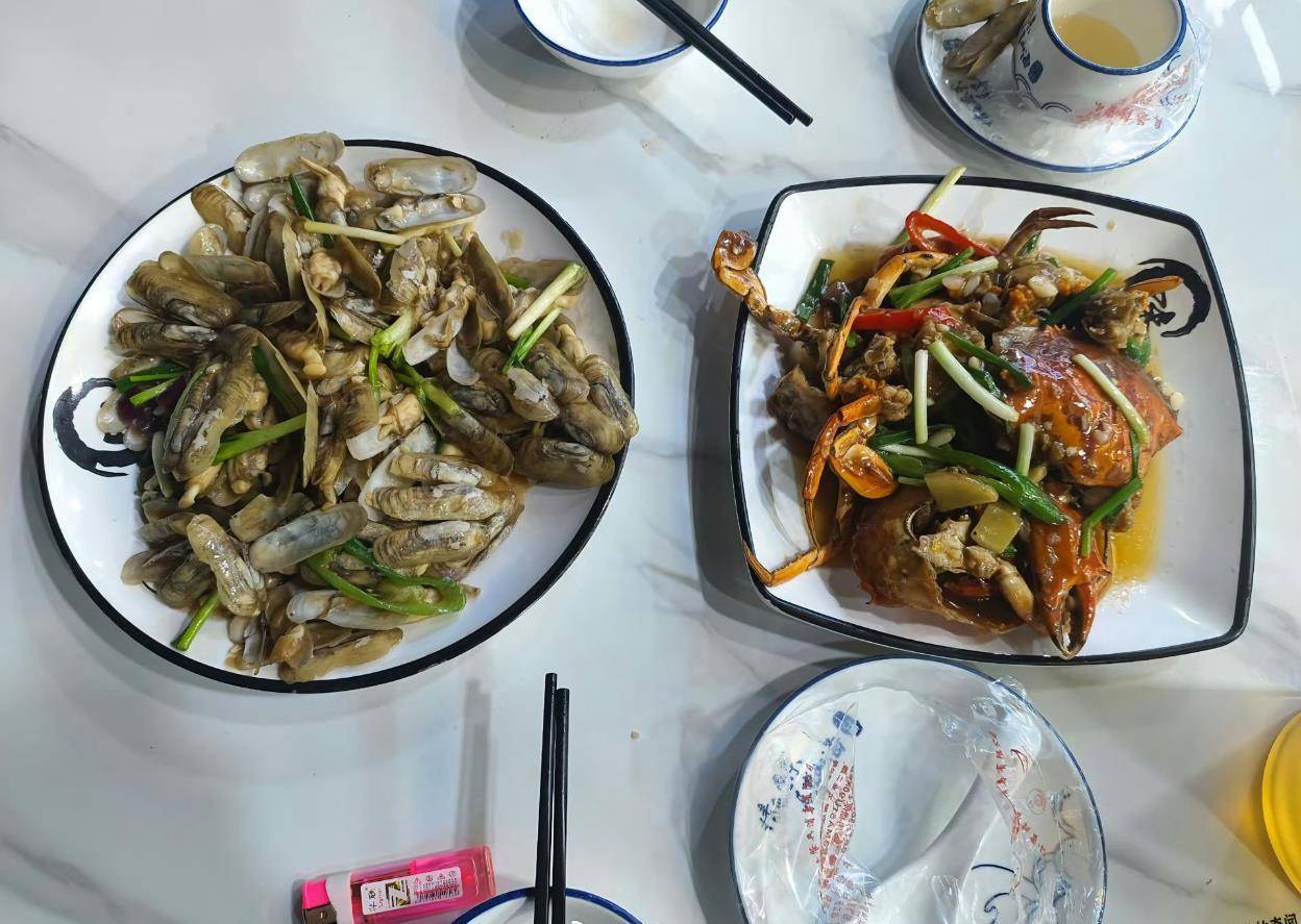 惠州一餐厅两个菜收661元<strong></p>
<p>炒币培训</strong>，顾客投诉后称已获退款400元，官方回应