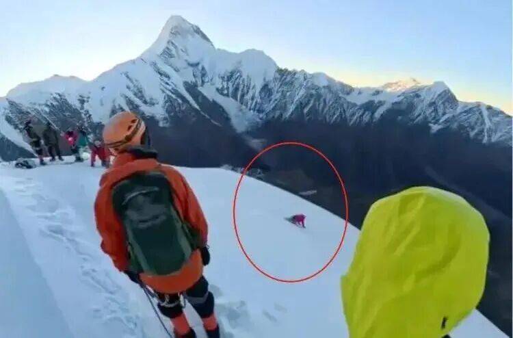 打卡拍照<strong></p>
<p>炒币培训</strong>,再美也不能用生命对焦