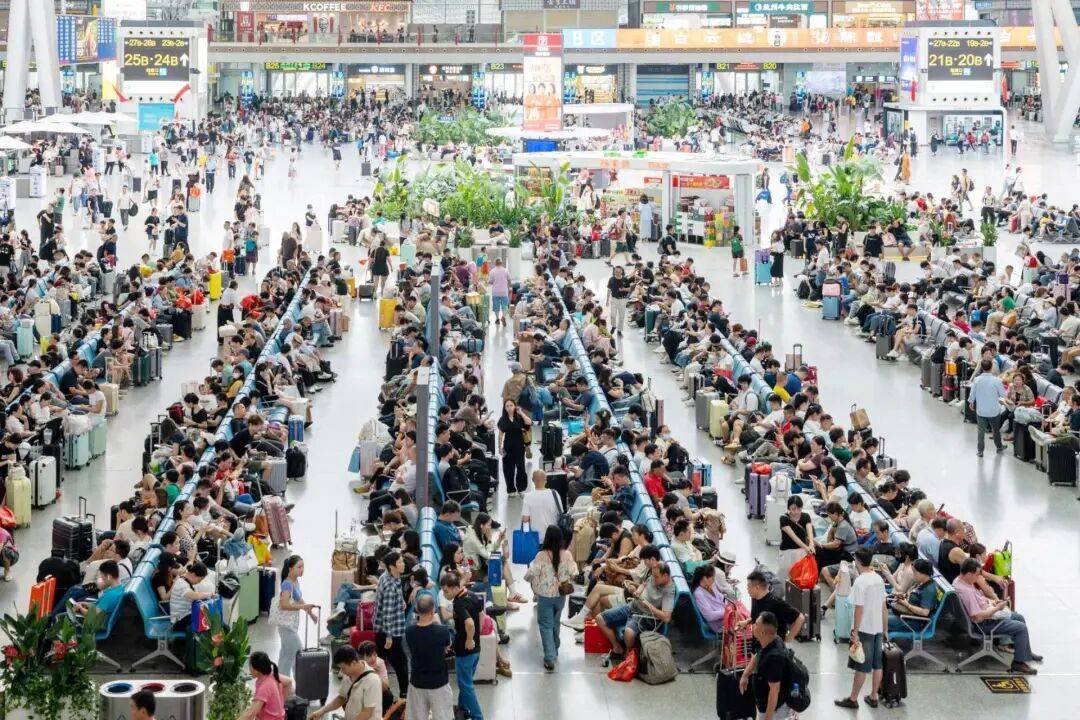 神预判<strong></p>
<p>炒币培训</strong>!第一波返程的“聪明人”在高速上精准相遇