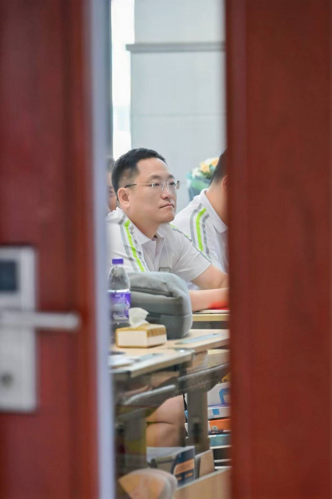 那个让老师骄傲的“调皮”班级！30年同学聚会<strong></p>
<p>龙渊币</strong>，还伴有一封来自贵州的感谢信