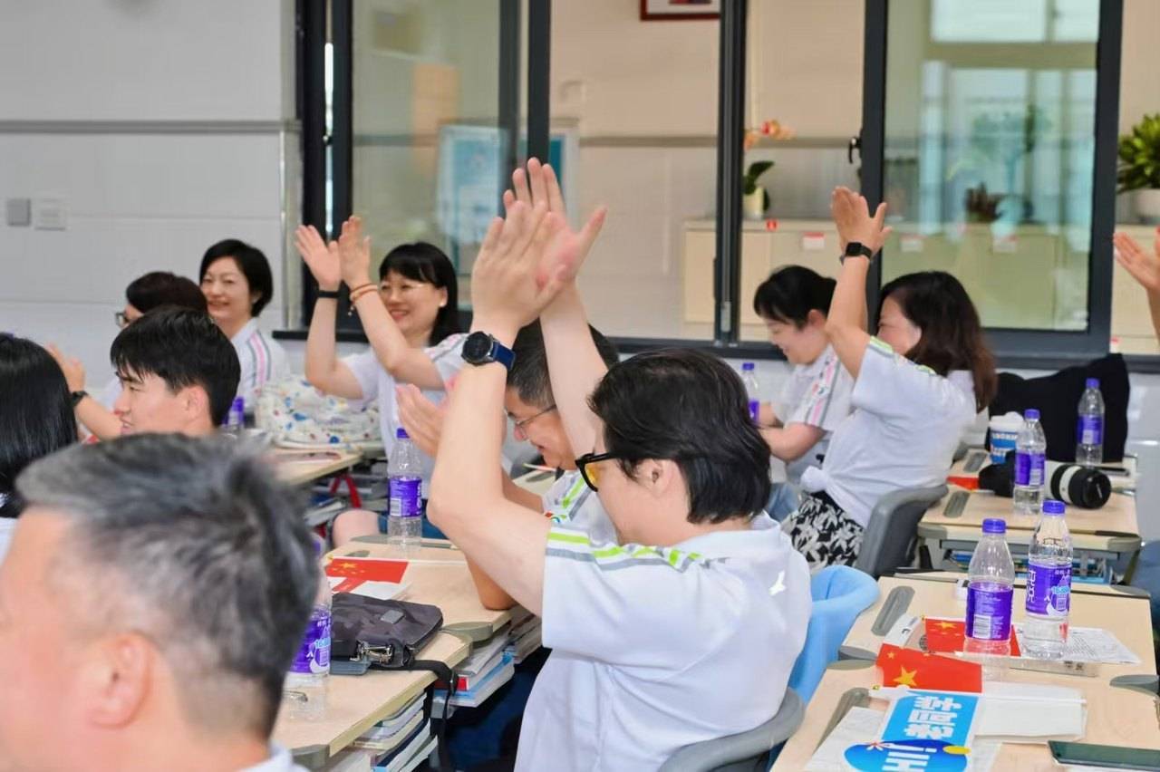 那个让老师骄傲的“调皮”班级！30年同学聚会<strong></p>
<p>龙渊币</strong>，还伴有一封来自贵州的感谢信