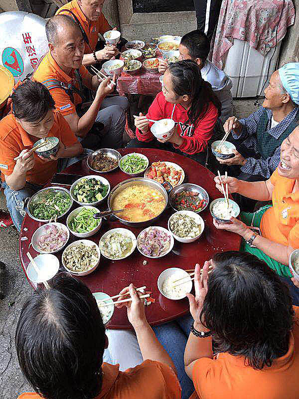 那个让老师骄傲的“调皮”班级！30年同学聚会<strong></p>
<p>龙渊币</strong>，还伴有一封来自贵州的感谢信