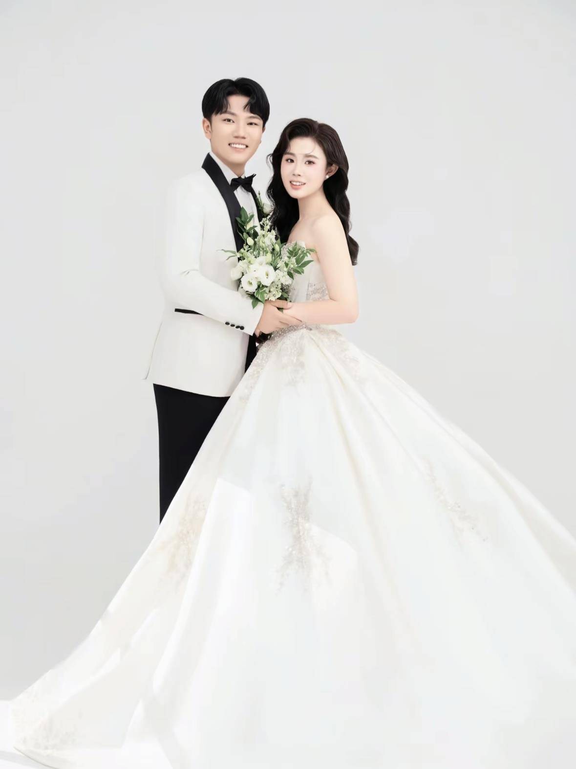 “千万富翁”解克锋儿子解清帅将举办婚礼<strong></p>
<p>币圈老沈</strong>,解克锋:很开心,邀请了部分寻亲家长参加