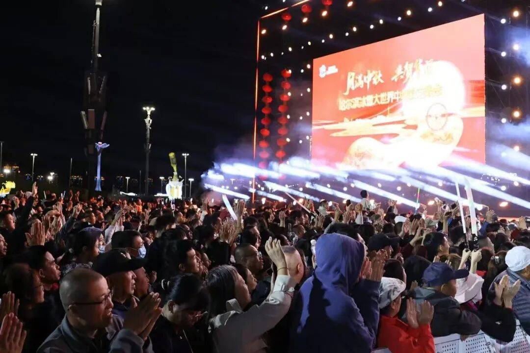 哈尔滨冰雪大世界“双节”特别活动圆满收官|27.35万人次共赴8天冰雪狂欢