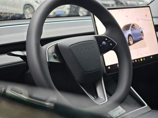 将特斯拉砍成“铁皮房”的<strong></p>
<p>币圈搬砖套利</strong>，是马斯克新的万亿对赌协议