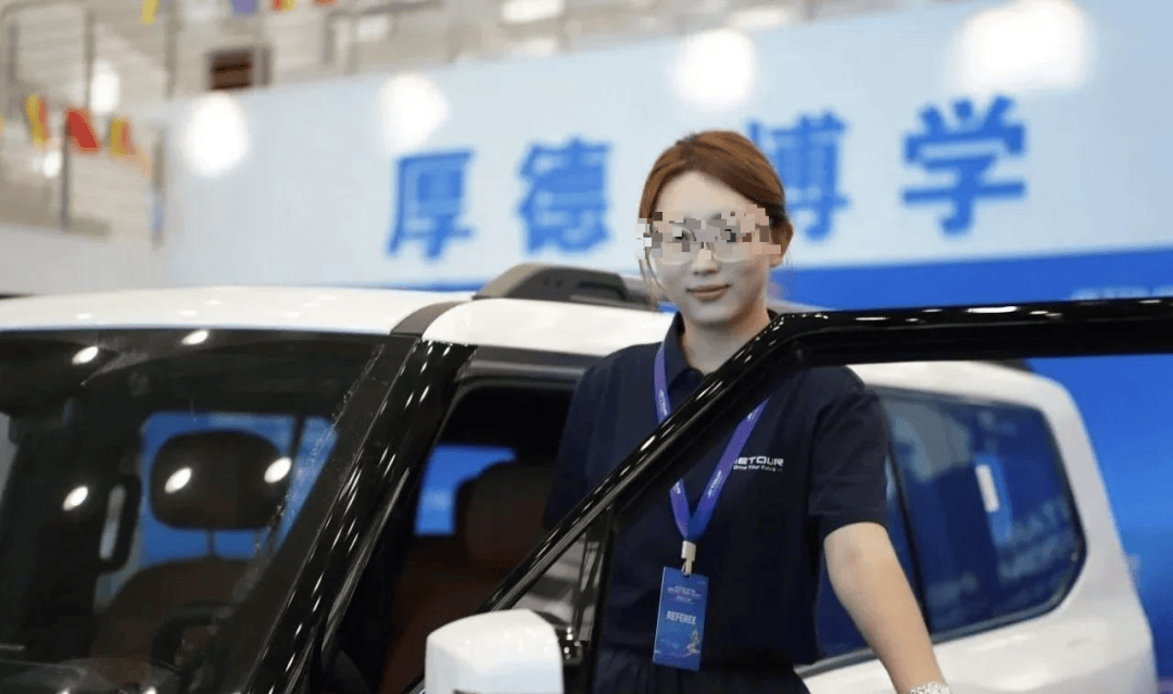 “中国两游客在马来西亚失踪”后续:男子手机定位仍在海底<strong></p>
<p>币圈搬砖套利</strong>,其姐姐加急办好护照即将赴事发地