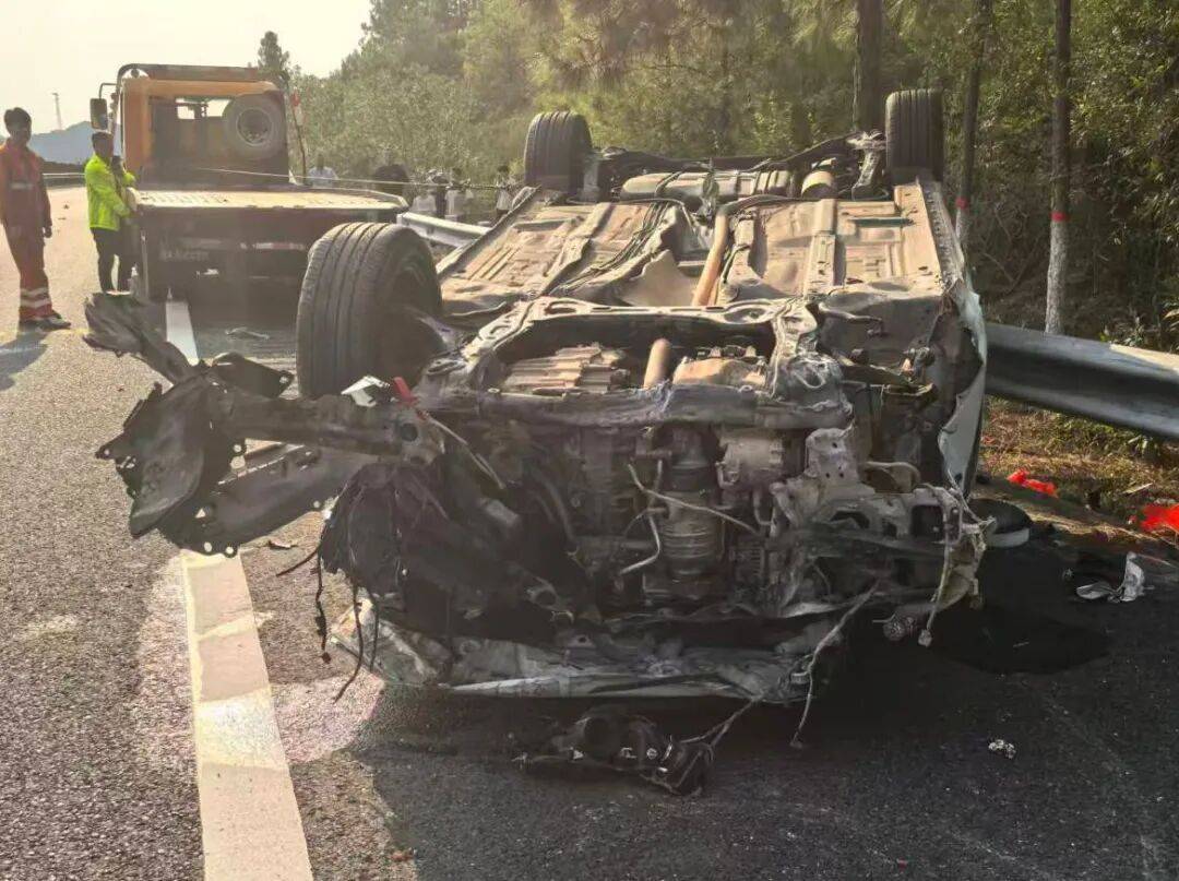 “我撒谎天打雷劈!”男子高速突然强行变道致翻车<strong></p>
<p>币圈搬砖套利</strong>,反诬赖对方