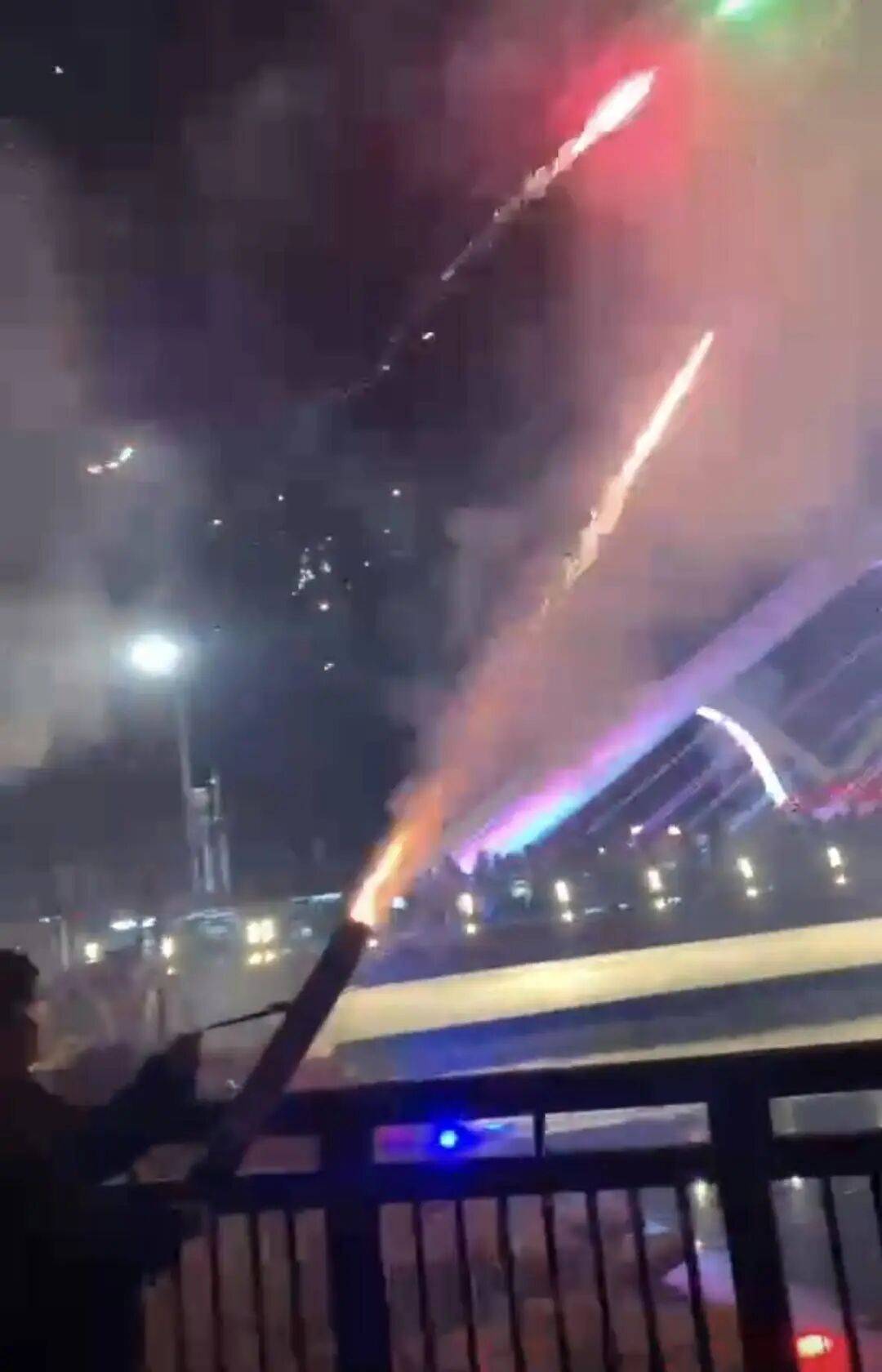 10岁男孩被烟花击中头部身亡<strong></p>
<p>吹牛币</strong>，14岁嫌疑人被告上法庭，最新进展→