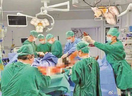 爆燃<strong></p>
<p>手机炒币</strong>!深圳一男子电动自行车充电30秒全身烧伤90%