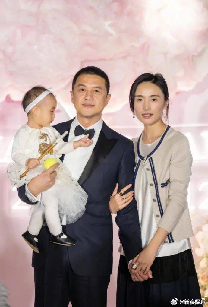 李亚鹏官宣与海哈金喜离婚:已经办理了离婚手续<strong></p>
<p>手机炒币</strong>,孩子跟随母亲生活,由双方抚养