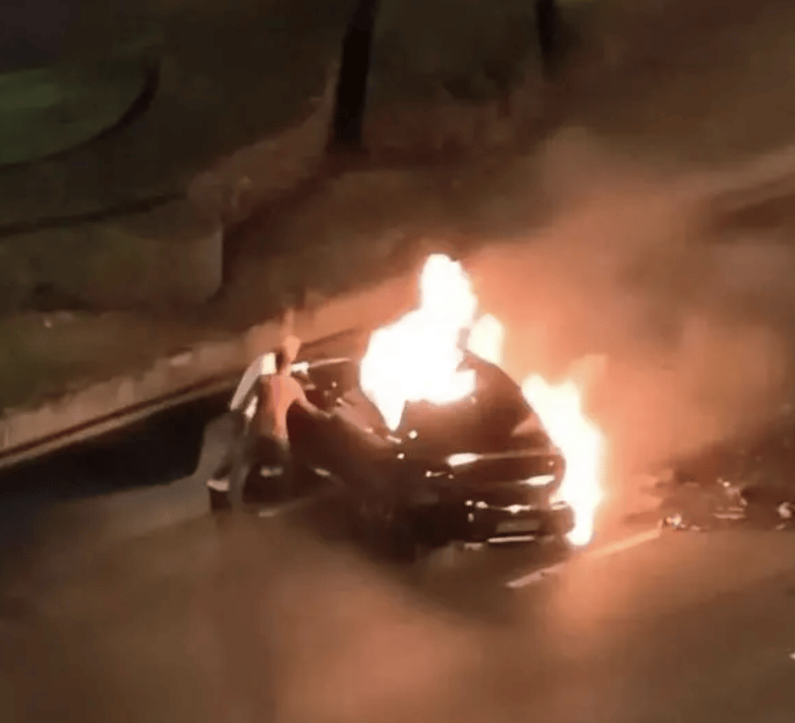 成都车祸后小米汽车直播间遭网暴<strong></p>
<p>手机炒币</strong>，雷军抖音一月掉粉35万