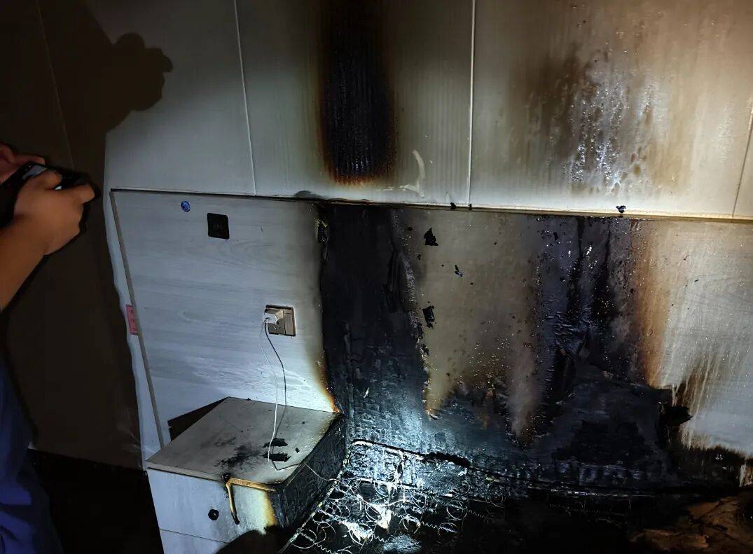 消防安全|充电时做这8件事<strong></p>
<p>手机炒币</strong>,你的手机将会“早衰”!