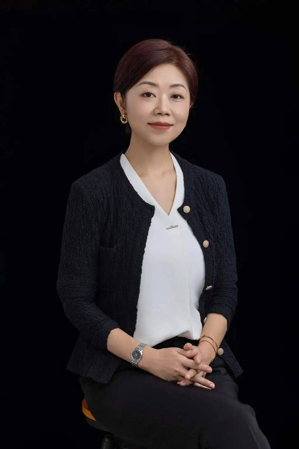 大使蒋小燕<strong></p>
<p>国币网</strong>,正式赴任