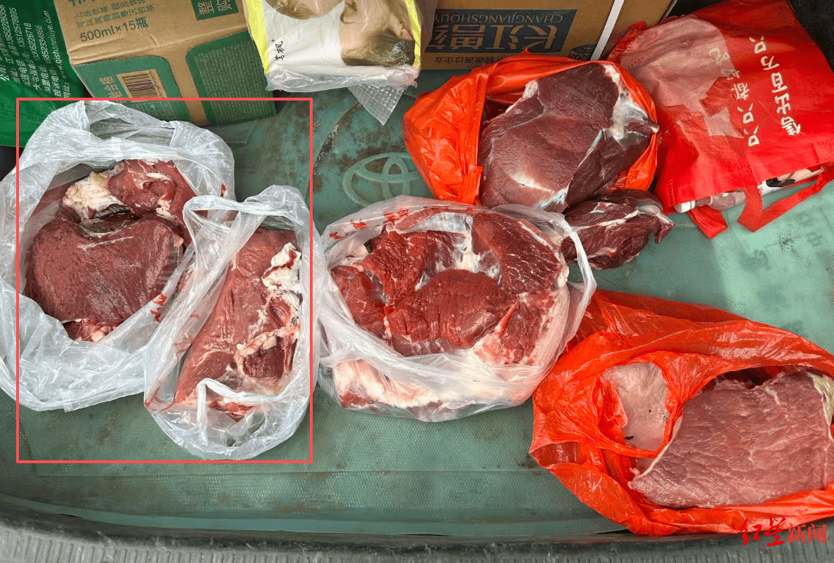 注水牛肉调查:屠宰场藏身农家院<strong></p>
<p>国币网</strong>,深夜切开牛胸注水数分钟,牛肉连夜送批发市场