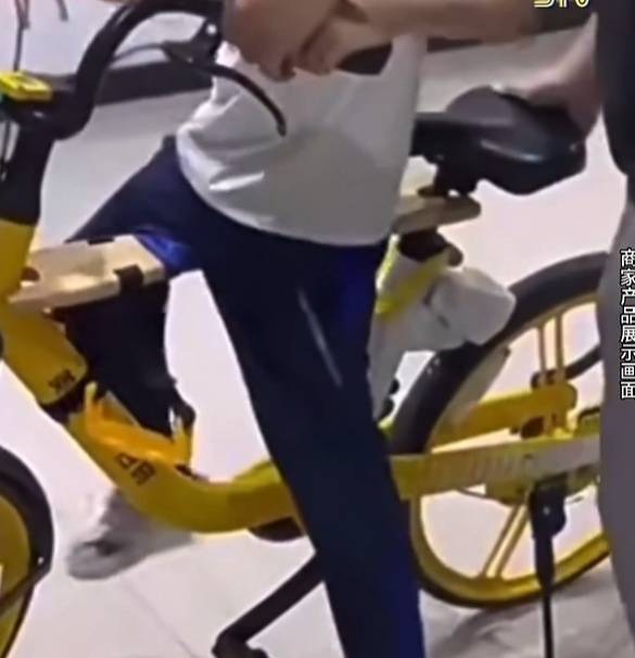 看着都疼<strong></p>
<p>币圈常见问题</strong>！上海街头一男子突然求助：10岁女儿被死死卡住！这个行为太危险→