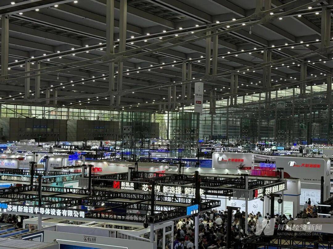 “我们特地赶早来的<strong></p>
<p>币圈常见问题</strong>，你们的光刻机在哪里？”深圳一家成立才几年的公司，今天爆火！