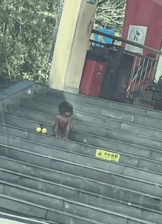 大理回应高速上有家庭带“野人小孩”：父母坚持让娃亲近自然<strong></p>
<p>xrp币行情</strong>，生活暂无困难，没虐待