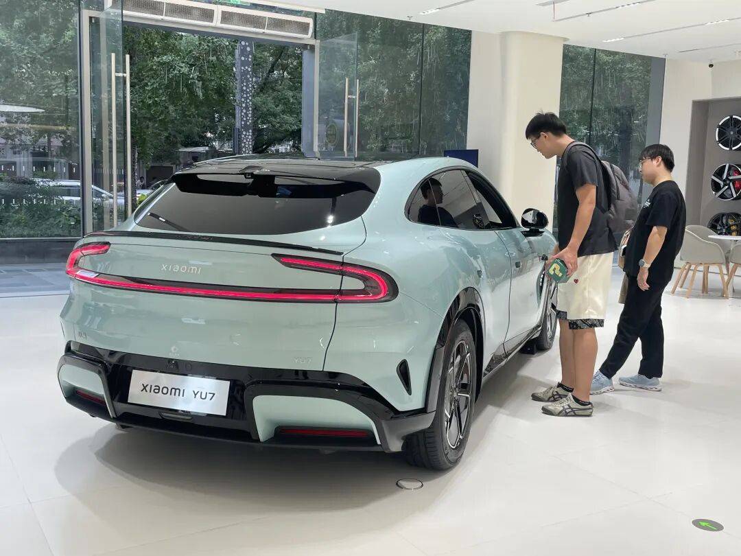 车轮飞滚十余米!武汉小米SU7断轴撞护栏<strong></p>
<p>柚子币行情</strong>,一月内两起脱落事故,官方回应仍含糊