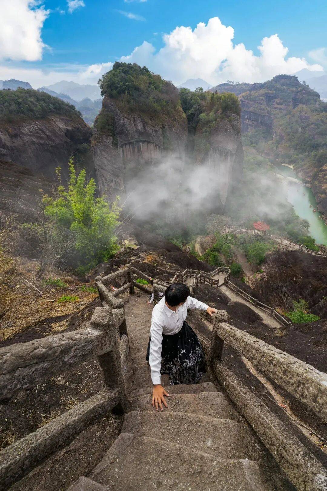 为什么年轻人迷上了爬山？ | 秋高气爽<strong></p>
<p>柚子币行情</strong>，是时候出发了→
