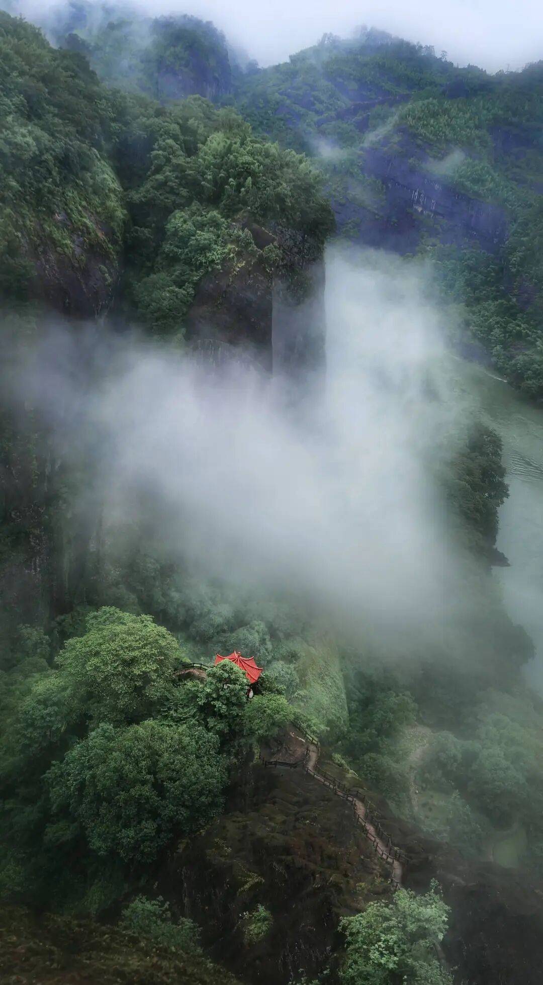 为什么年轻人迷上了爬山？ | 秋高气爽<strong></p>
<p>柚子币行情</strong>，是时候出发了→