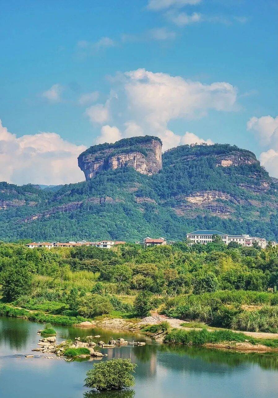 为什么年轻人迷上了爬山？ | 秋高气爽<strong></p>
<p>柚子币行情</strong>，是时候出发了→