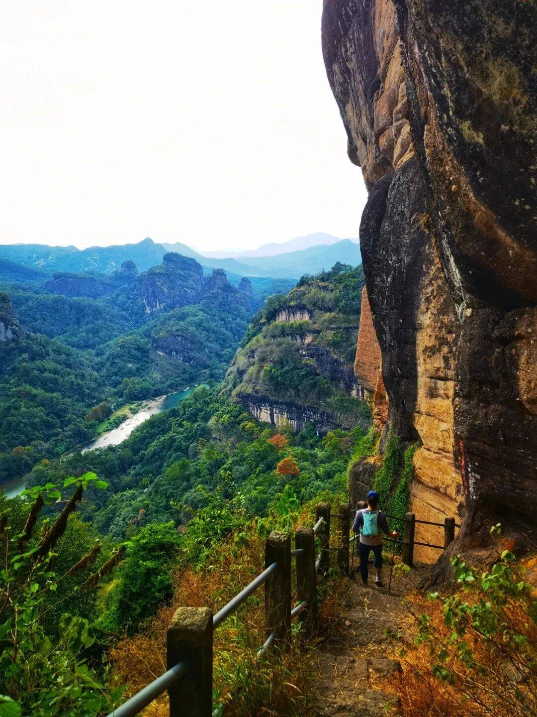 为什么年轻人迷上了爬山？ | 秋高气爽<strong></p>
<p>柚子币行情</strong>，是时候出发了→