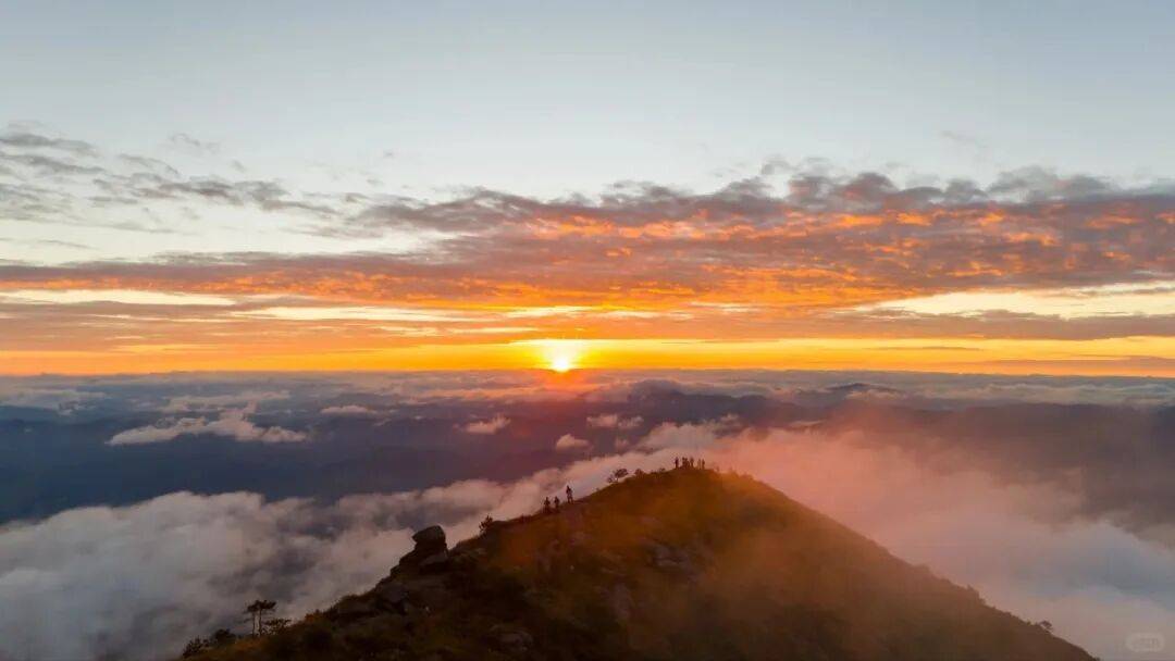 为什么年轻人迷上了爬山？ | 秋高气爽<strong></p>
<p>柚子币行情</strong>，是时候出发了→