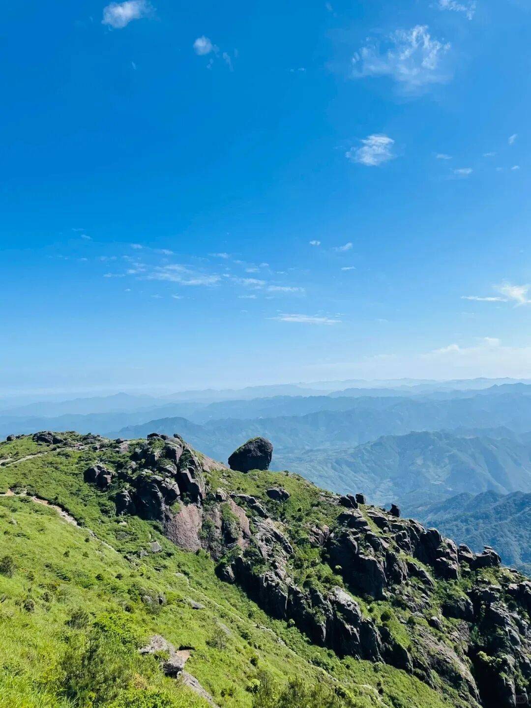 为什么年轻人迷上了爬山？ | 秋高气爽<strong></p>
<p>柚子币行情</strong>，是时候出发了→