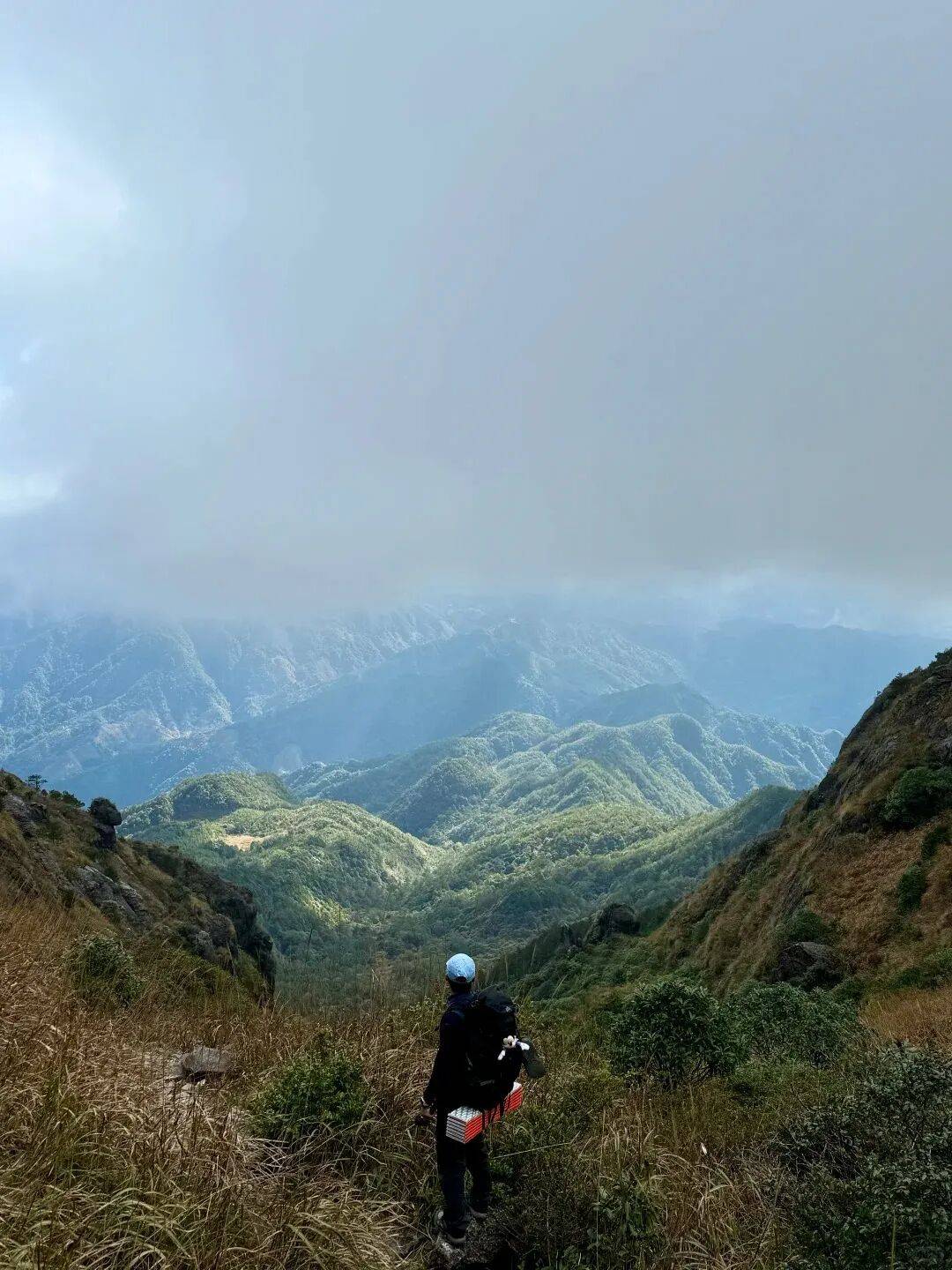 为什么年轻人迷上了爬山？ | 秋高气爽<strong></p>
<p>柚子币行情</strong>，是时候出发了→