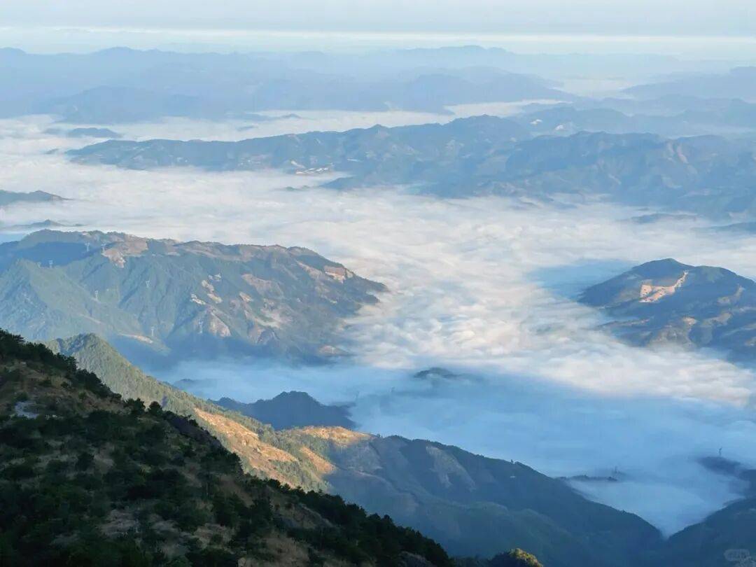 为什么年轻人迷上了爬山？ | 秋高气爽<strong></p>
<p>柚子币行情</strong>，是时候出发了→