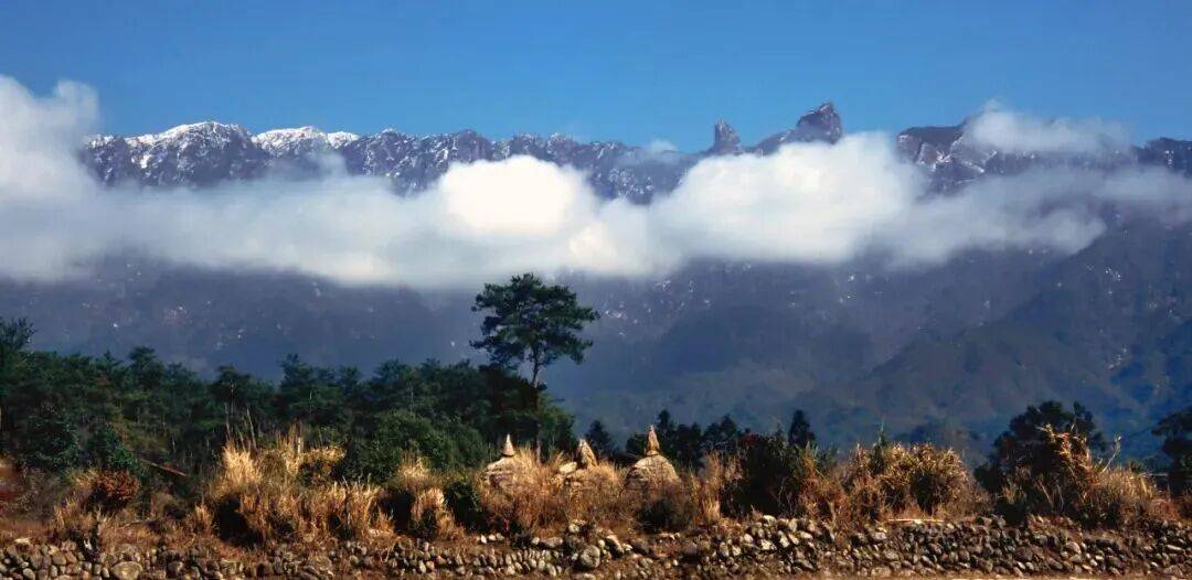 为什么年轻人迷上了爬山？ | 秋高气爽<strong></p>
<p>柚子币行情</strong>，是时候出发了→