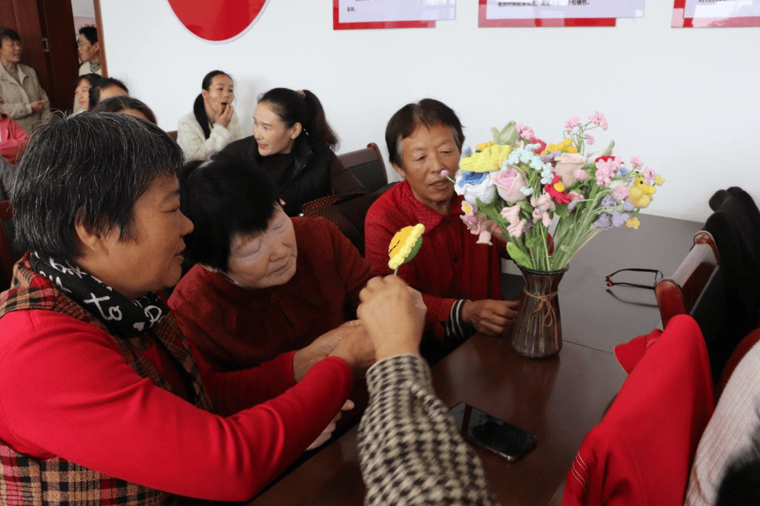 当钩针遇见乡土<strong></p>
<p>初入币圈</strong>,曲阜“非遗培训”绘就乡村振兴新图景