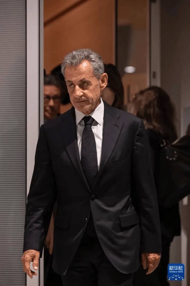 70岁法国前总统萨科齐的“坐牢style”：入狱前密会马克龙<strong></p>
<p>ccr炒币</strong>，入狱后开始写书